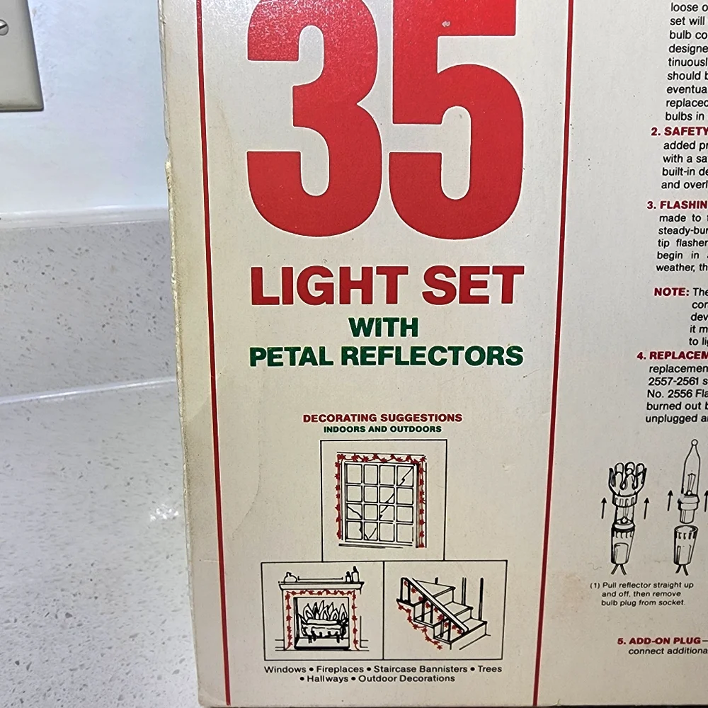 Vintage 35 Light Set With Petal Reflectors In Original Box
